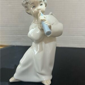 Lladro Angel Figurine “Angel w/Flute”